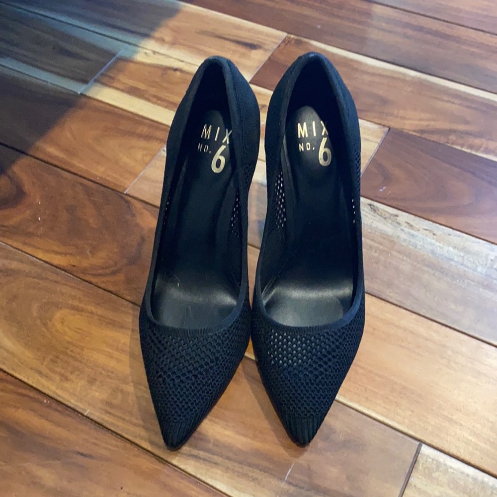 Mix no.6 pumps